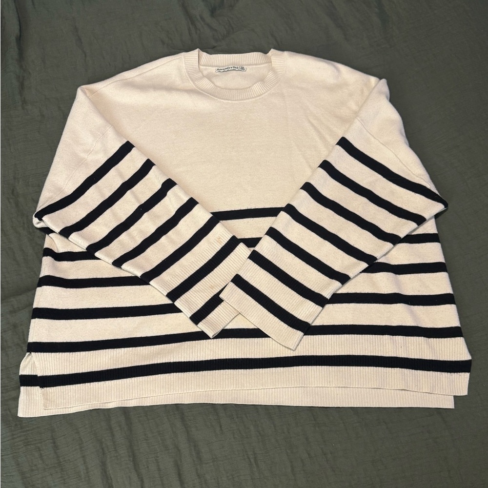 Abercrombie & Fitch Cream and Black Striped Sweater